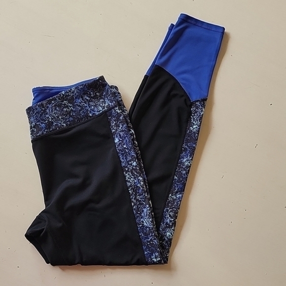 GAIAM BLACK & BLUE LEGGINGS (sz lg) - Picture 5 of 5